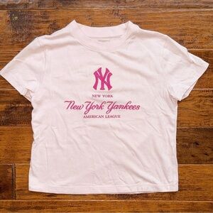 Genuine Merchandise Abercrombie Kids Pink MLB NY Yankees Tee, size 9/10